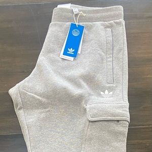 Men’s Adidas Gray Jogger Sweatpant Medium NWT